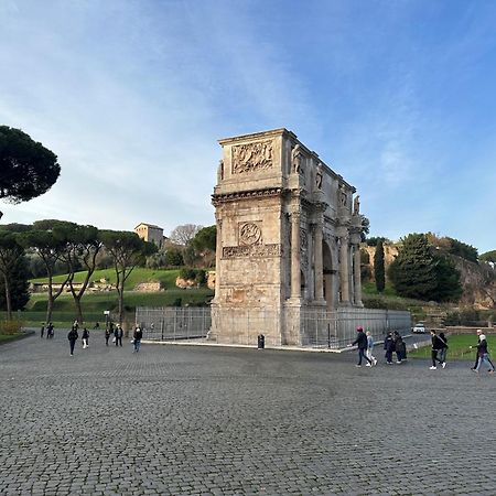 4 Bed Rooms Luxury Apartment Near Colosseum Roma Esterno foto
