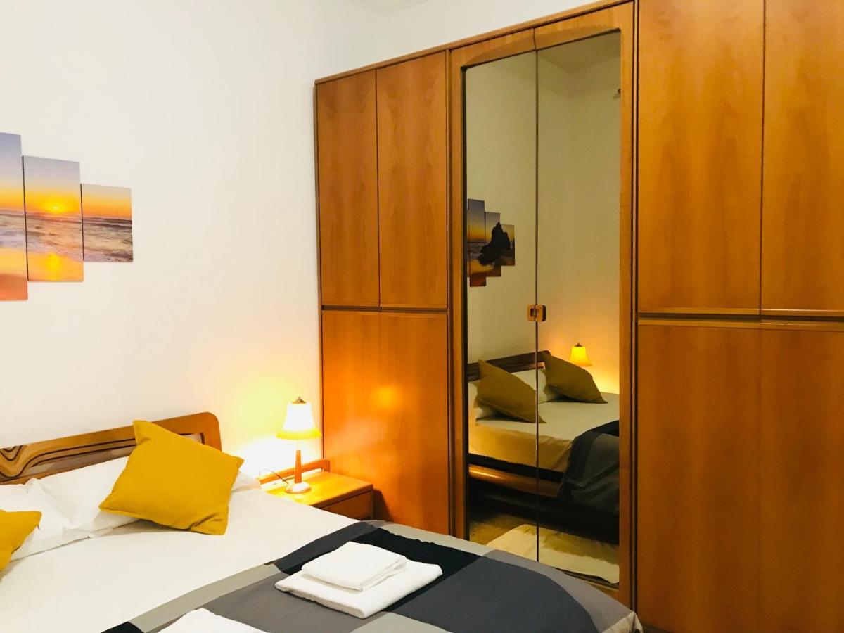 4 Bed Rooms Luxury Apartment Near Colosseum Roma Esterno foto