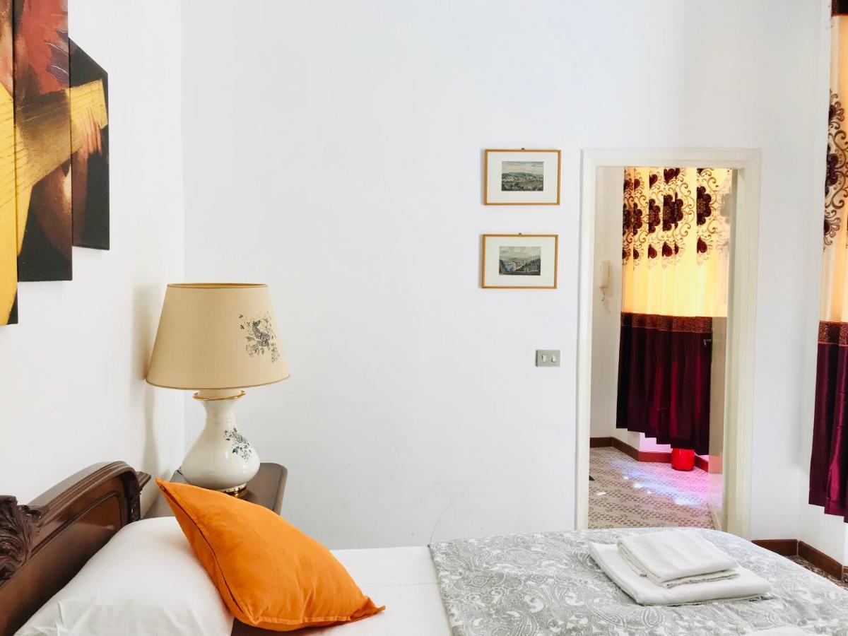 4 Bed Rooms Luxury Apartment Near Colosseum Roma Esterno foto