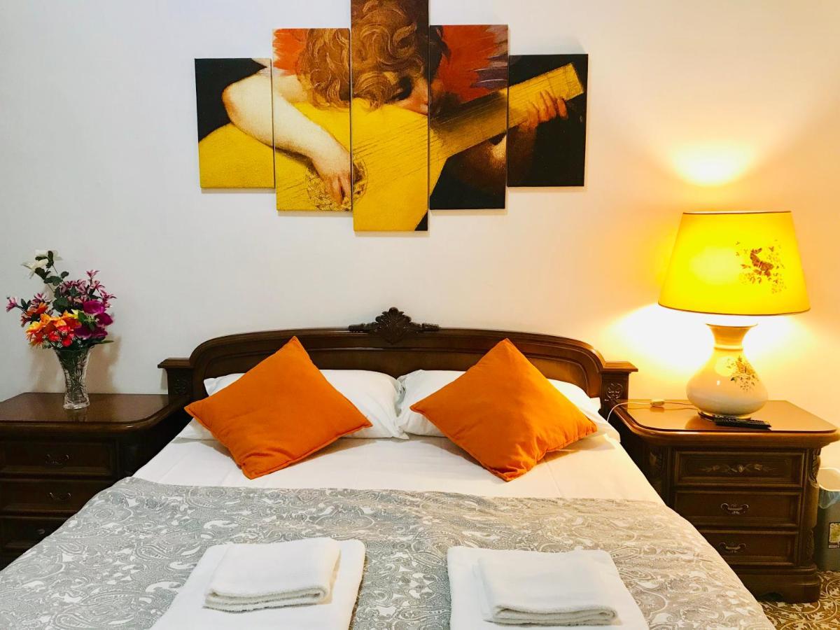 4 Bed Rooms Luxury Apartment Near Colosseum Roma Esterno foto