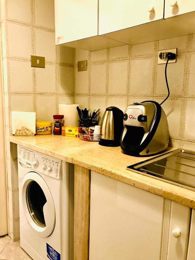 4 Bed Rooms Luxury Apartment Near Colosseum Roma Esterno foto