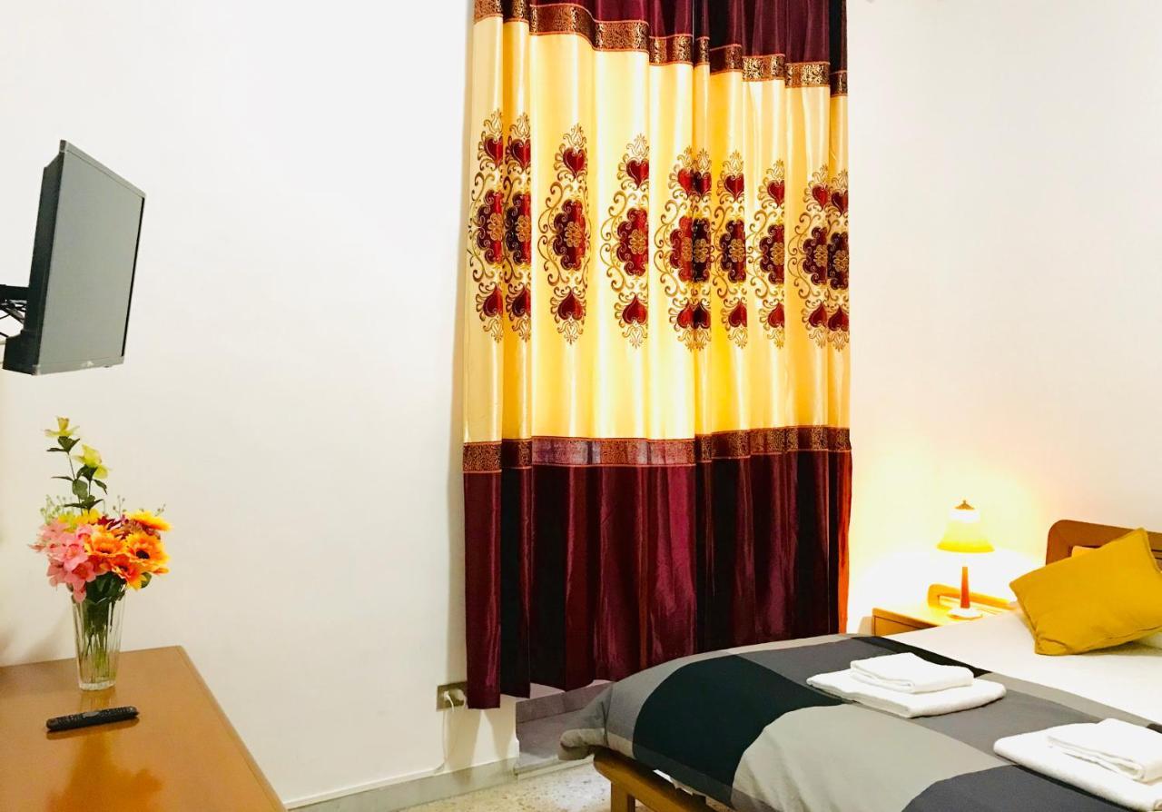 4 Bed Rooms Luxury Apartment Near Colosseum Roma Esterno foto