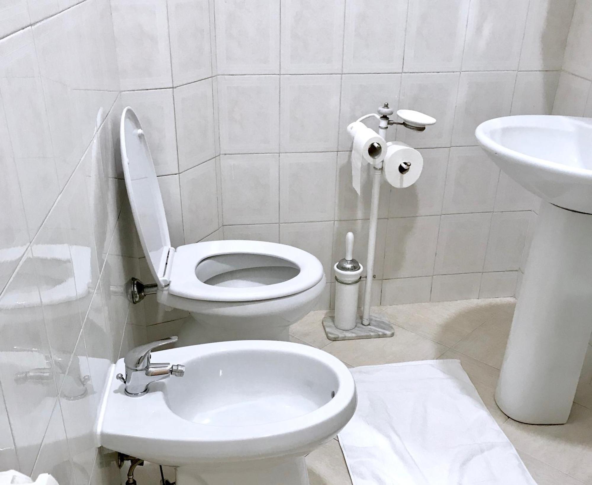 4 Bed Rooms Luxury Apartment Near Colosseum Roma Esterno foto